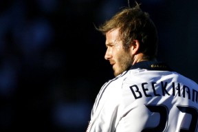 开云体育APP下载-西亚卡姆点燃赛场，当猛龙咆哮遇上广东精神