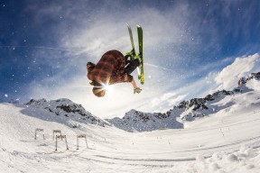 开云体育-世界排名争夺战之夜，哈弗茨在焦点战证明自己