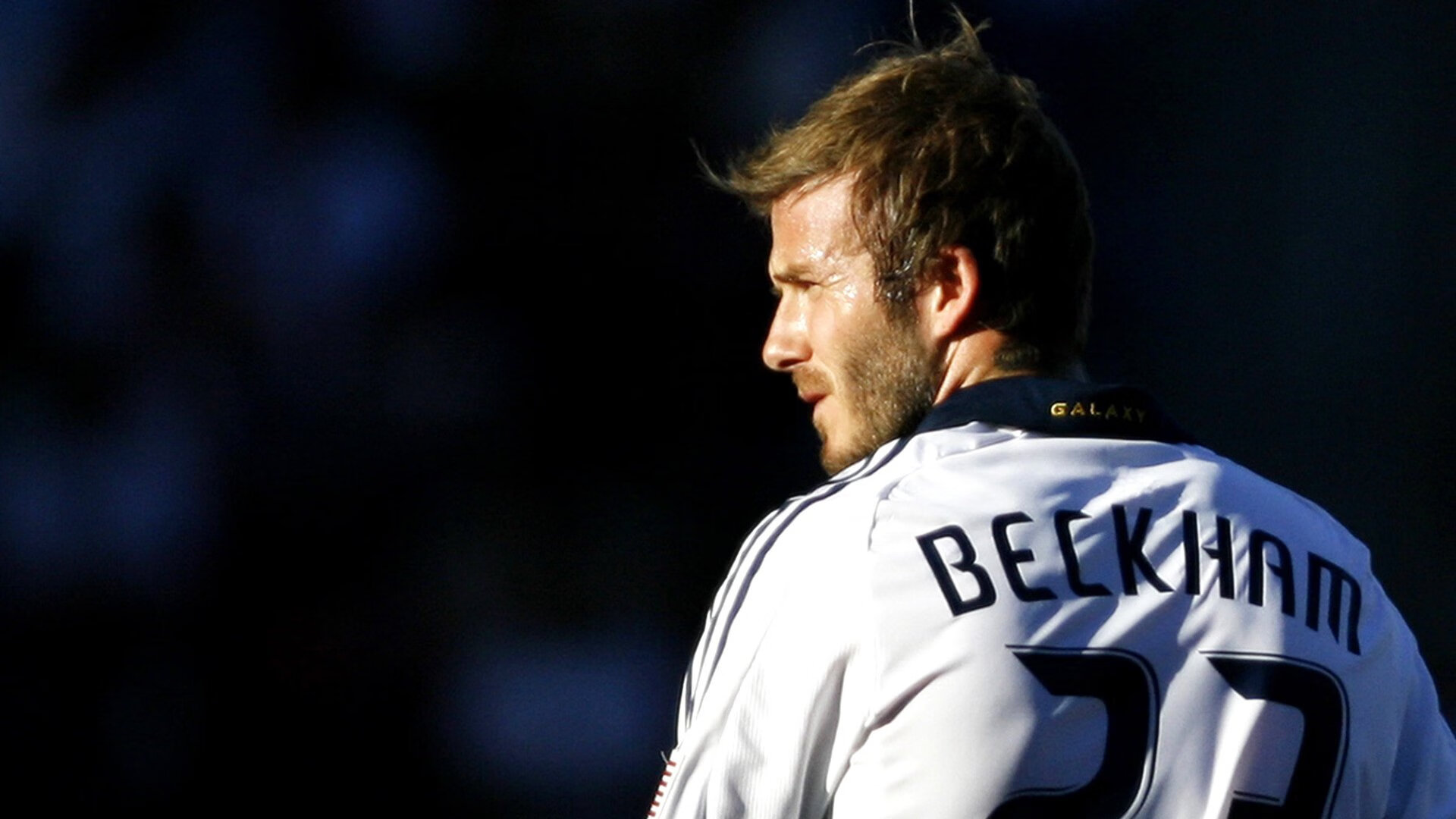 当波斯铁骑打穿加纳，哈兰德却在NBA季后赛接管比赛—一场错位时空的体育狂想