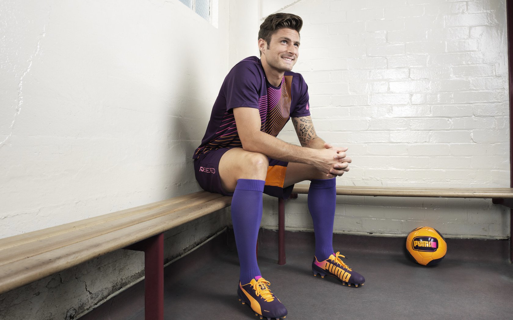 西亚卡姆点燃赛场，当猛龙咆哮遇上广东精神