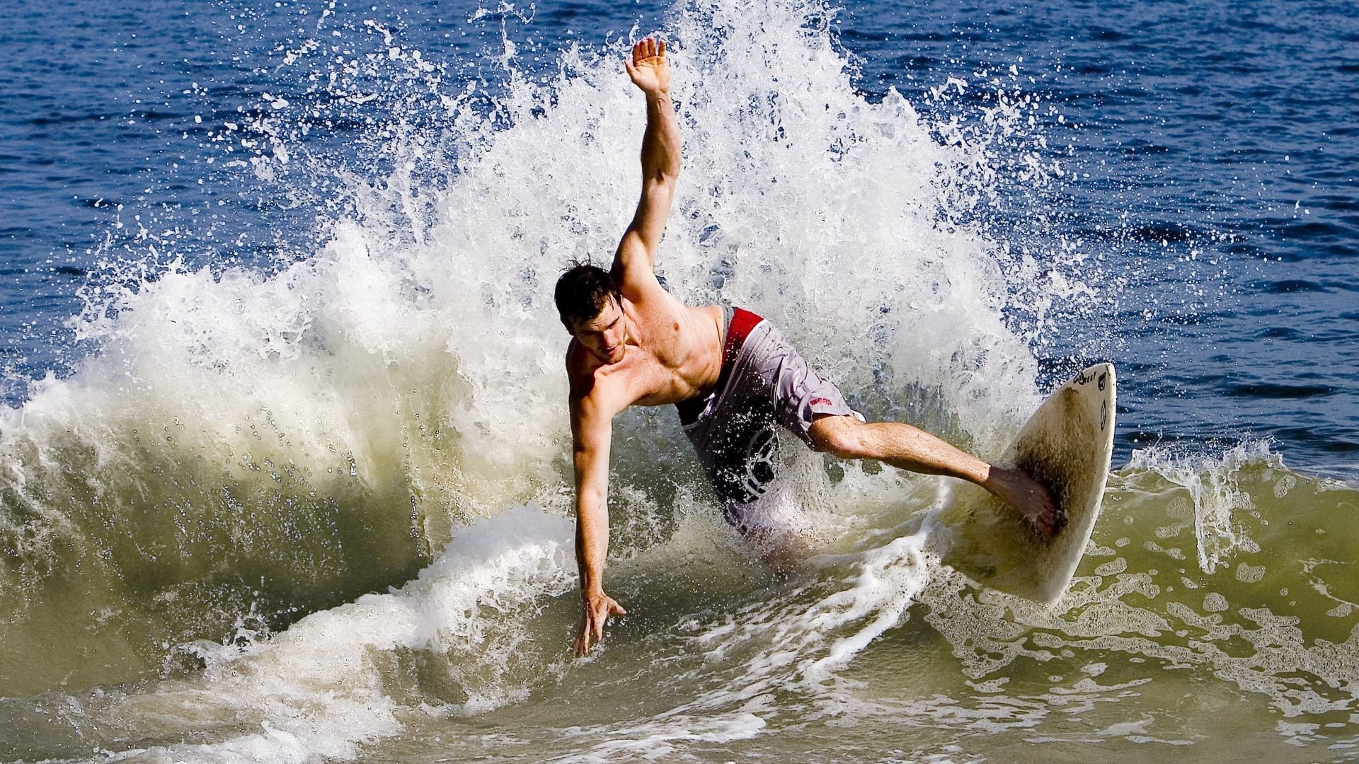 乔治一剑封喉，当个人英雄主义撕碎团队篮球的黄昏